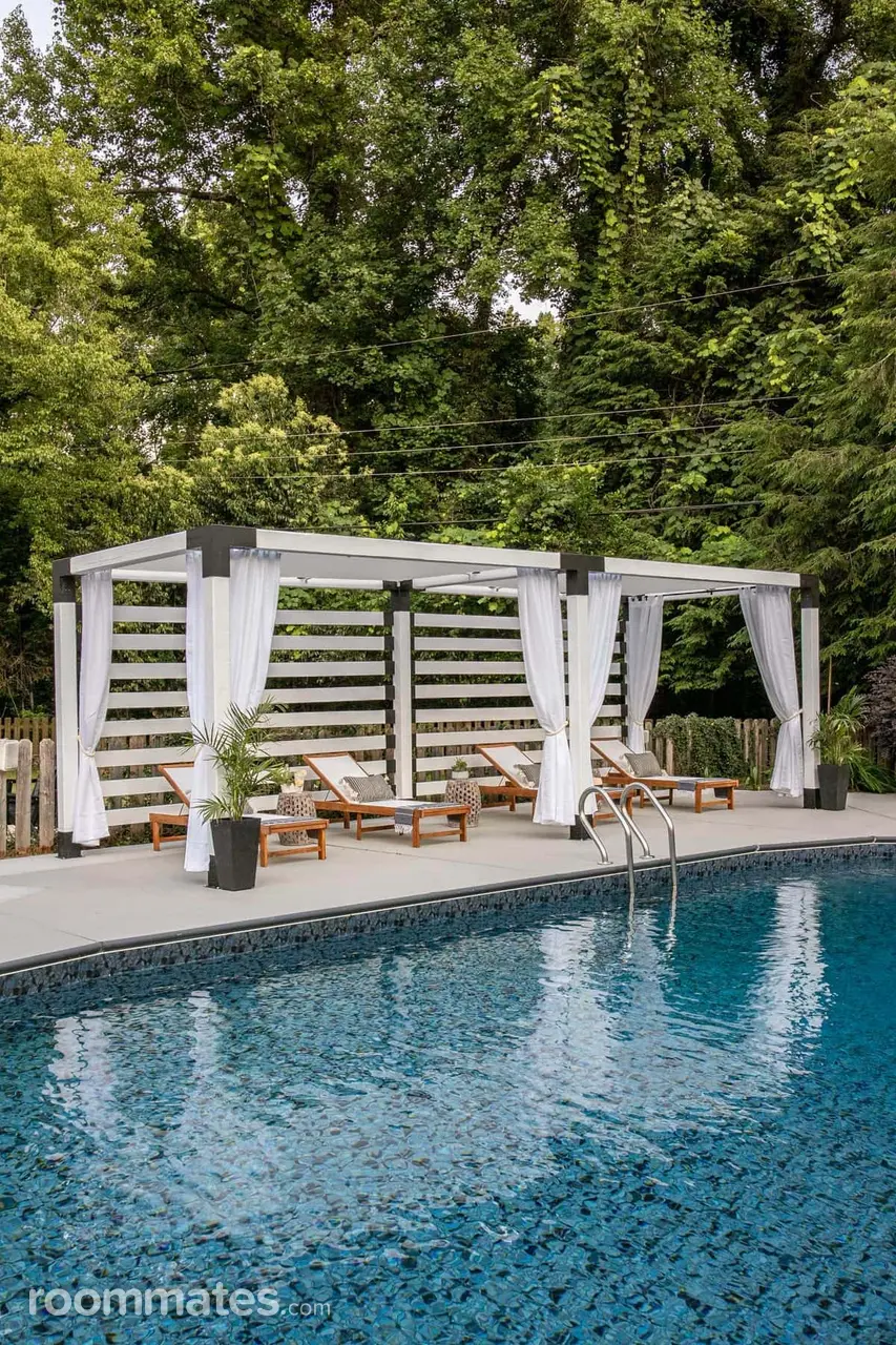 Profile photo 9 of 11