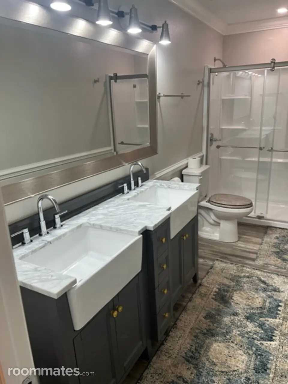 Profile photo 3 of 11