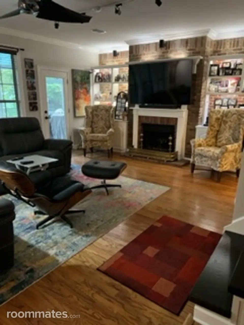 Profile photo 7 of 11