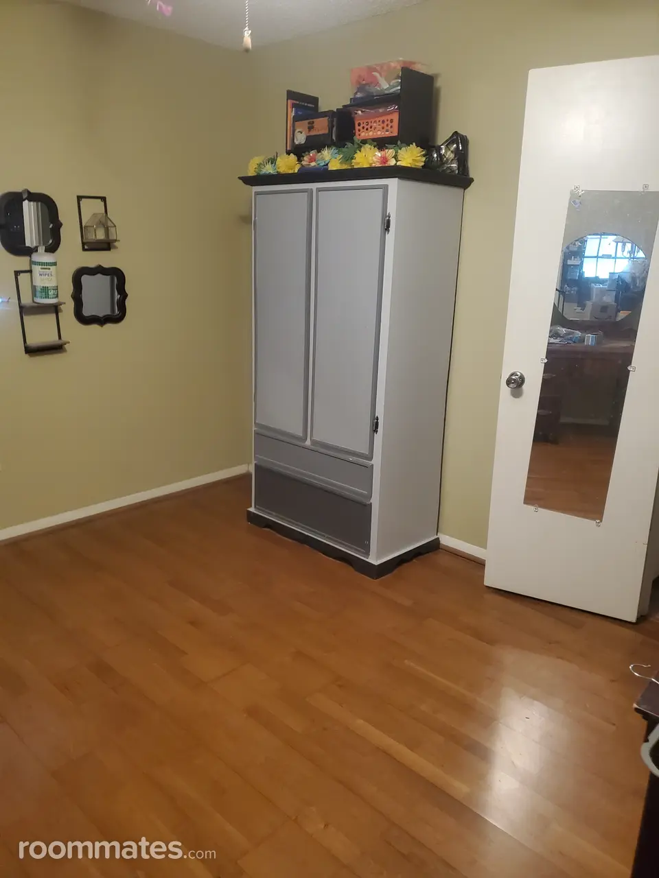 Profile photo 1 of 2