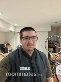 Roommate looking Olathe, KS, $1000