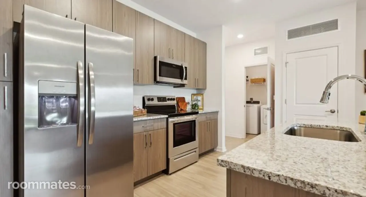 Profile photo 3 of 6