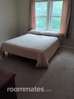 Room for rent in Manchester, NH $950, condo