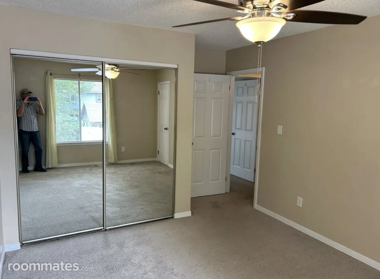 Profile photo 6 of 11