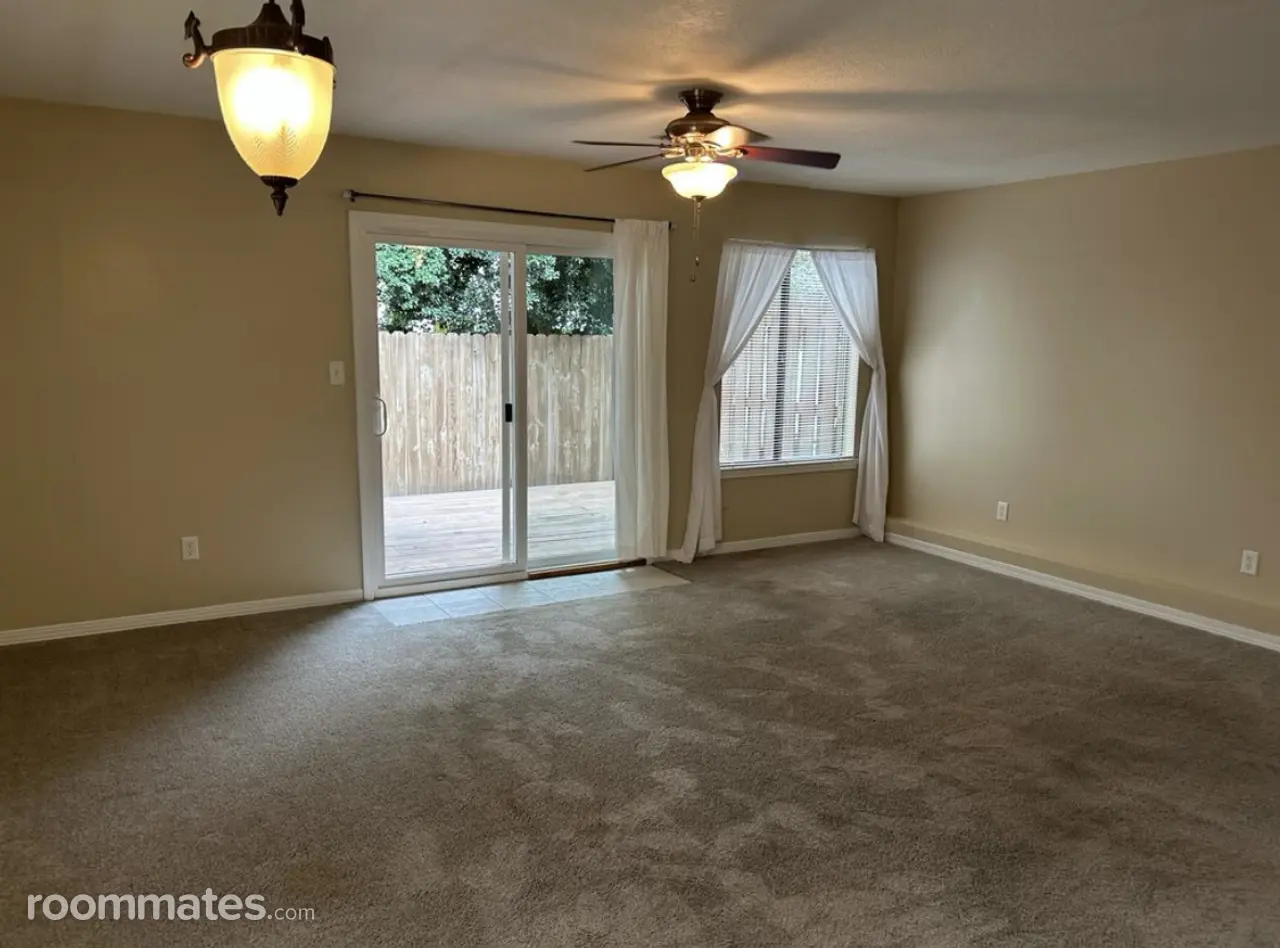 Profile photo 3 of 11