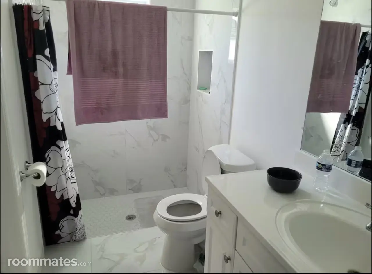 Profile photo 4 of 8