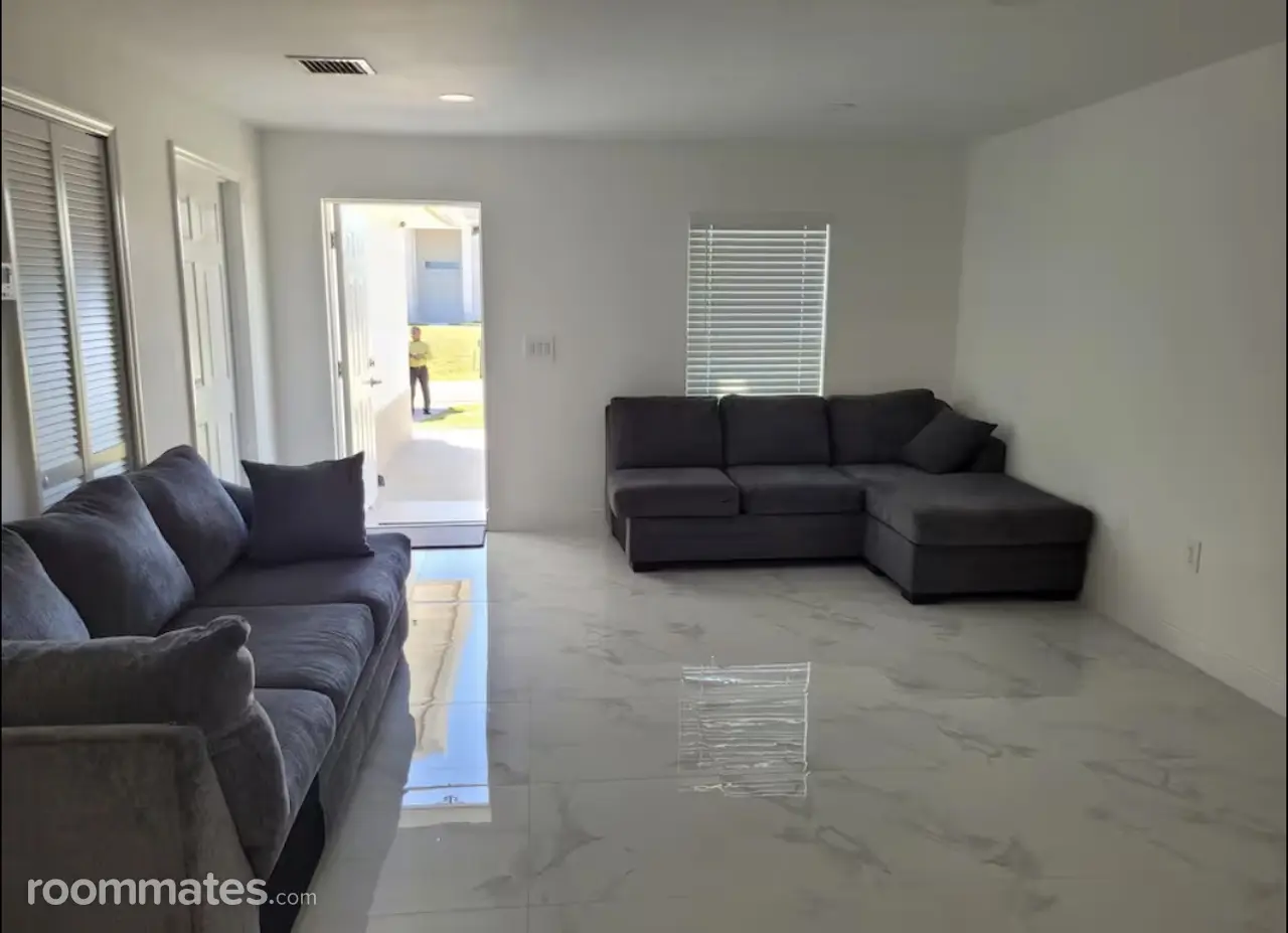 Profile photo 5 of 8