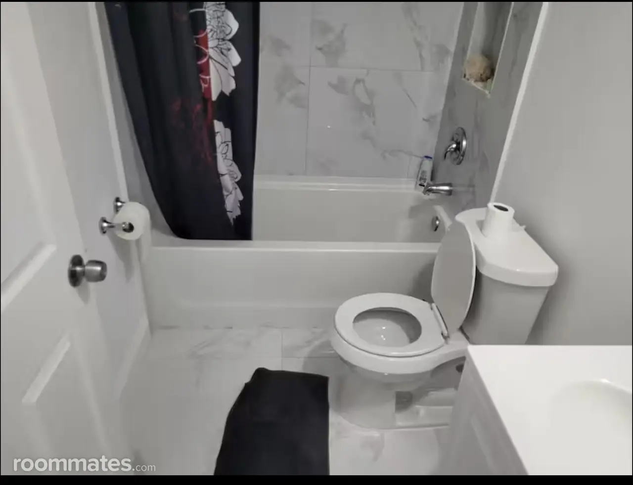 Profile photo 3 of 8