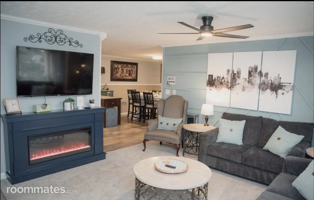 Profile photo 1 of 13