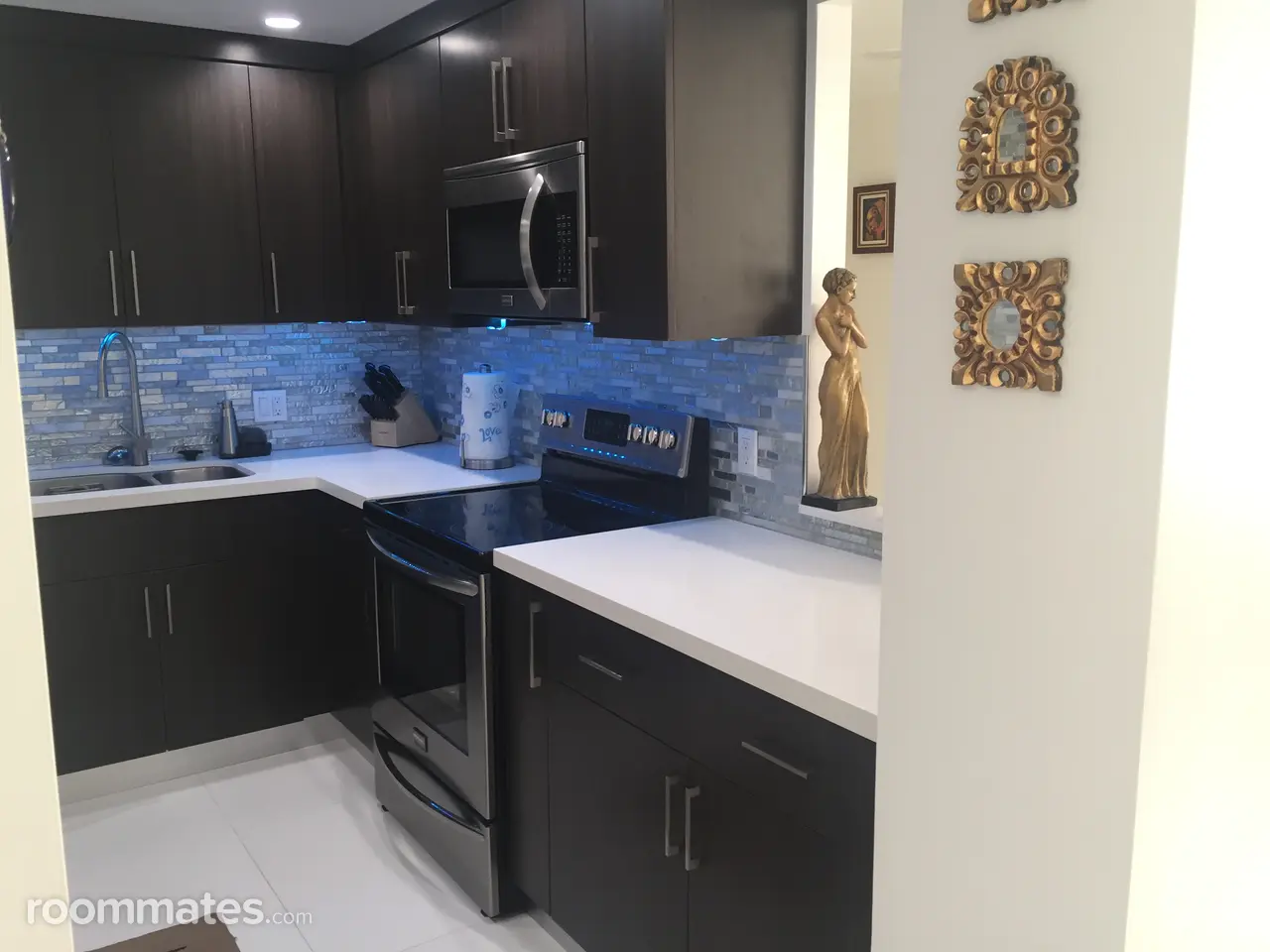 Profile photo 10 of 18