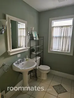 Room for rent in Wheaton, IL $900, house