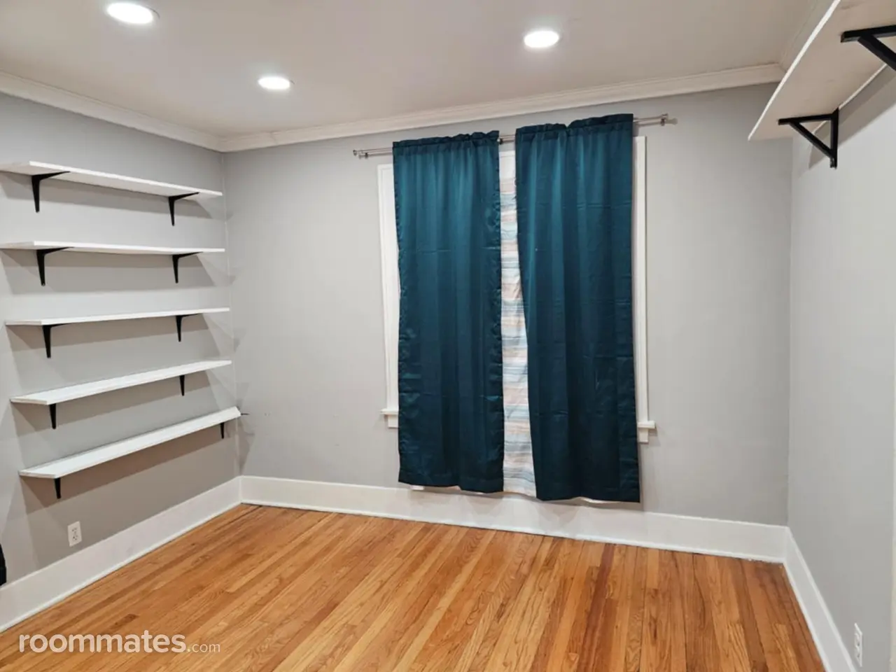 Profile photo 3 of 7