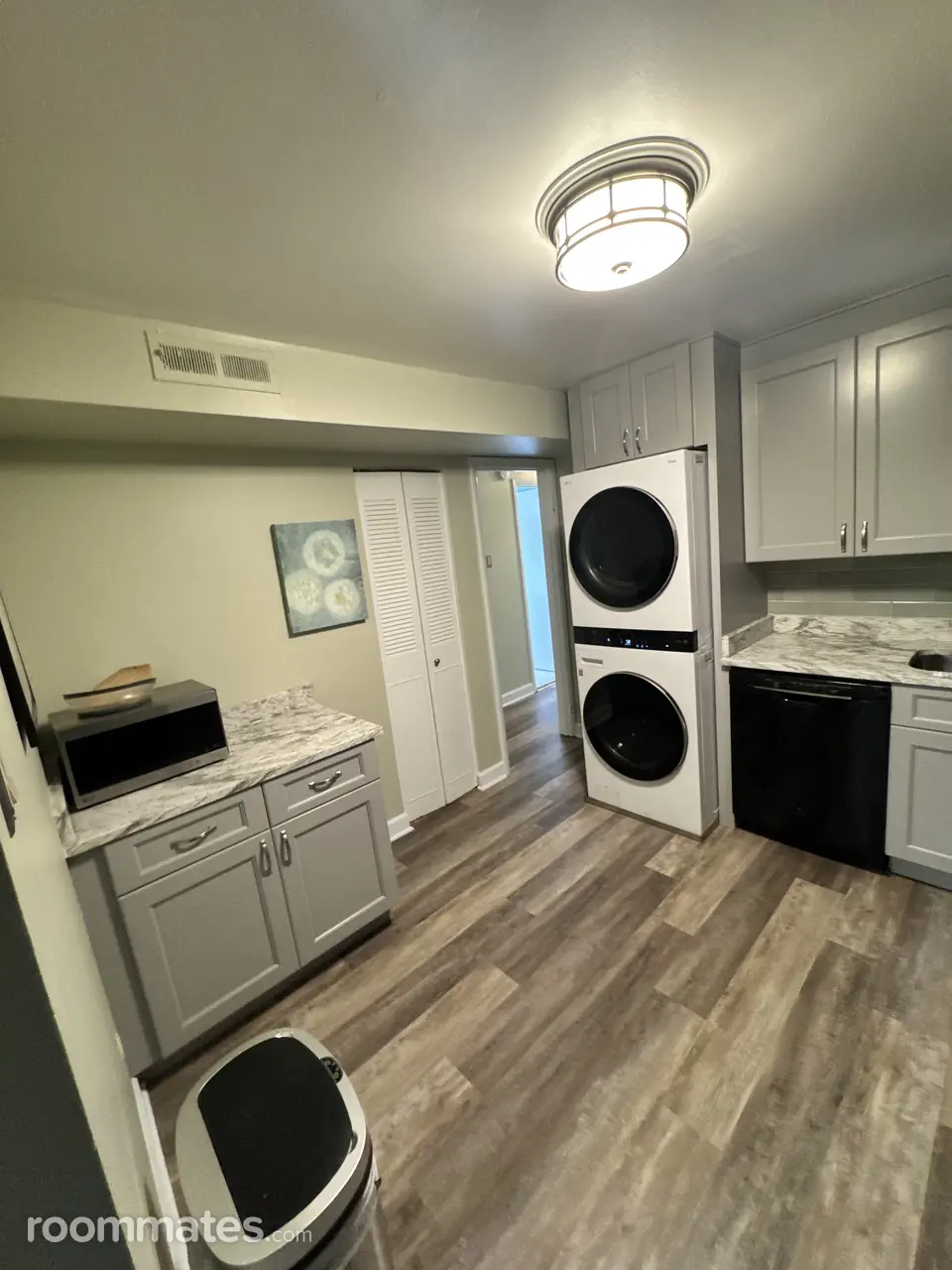 Profile photo 6 of 11