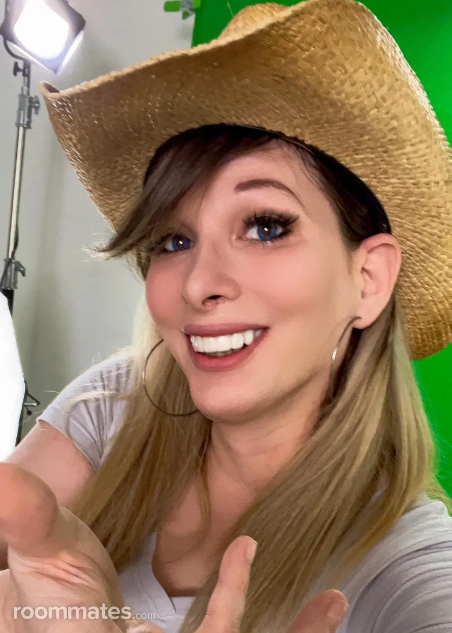 Profile photo 2 of 4