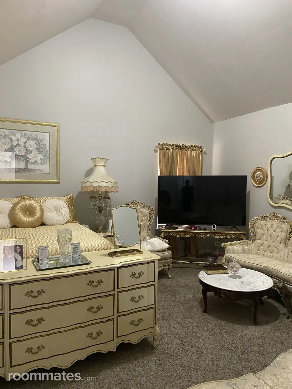 Profile photo 3 of 10