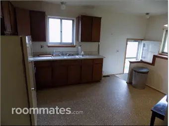 Room for rent in Allen Park, MI $700, house