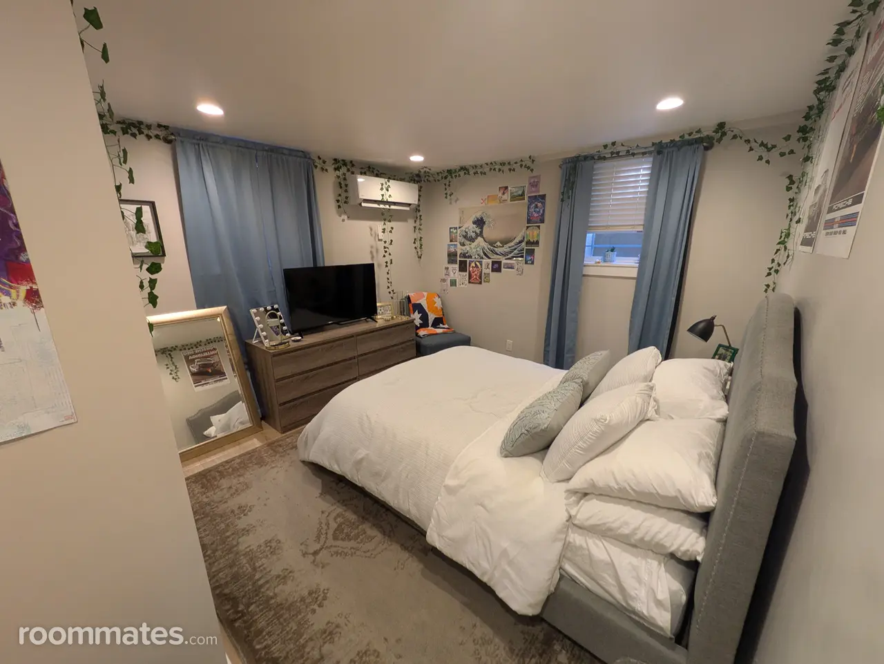 Profile photo 1 of 10