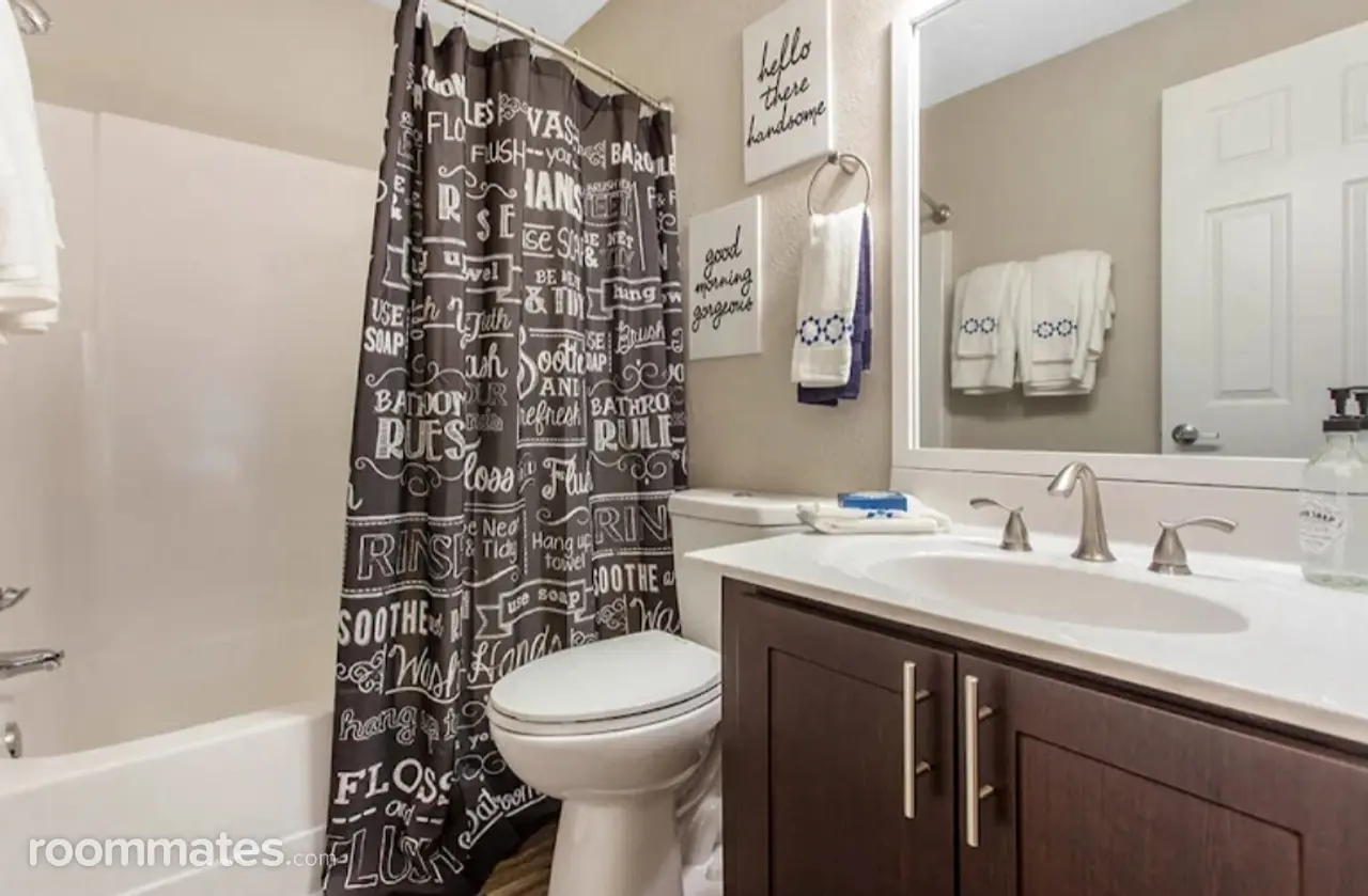 Profile photo 1 of 4