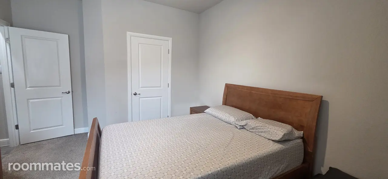 Profile photo 7 of 15