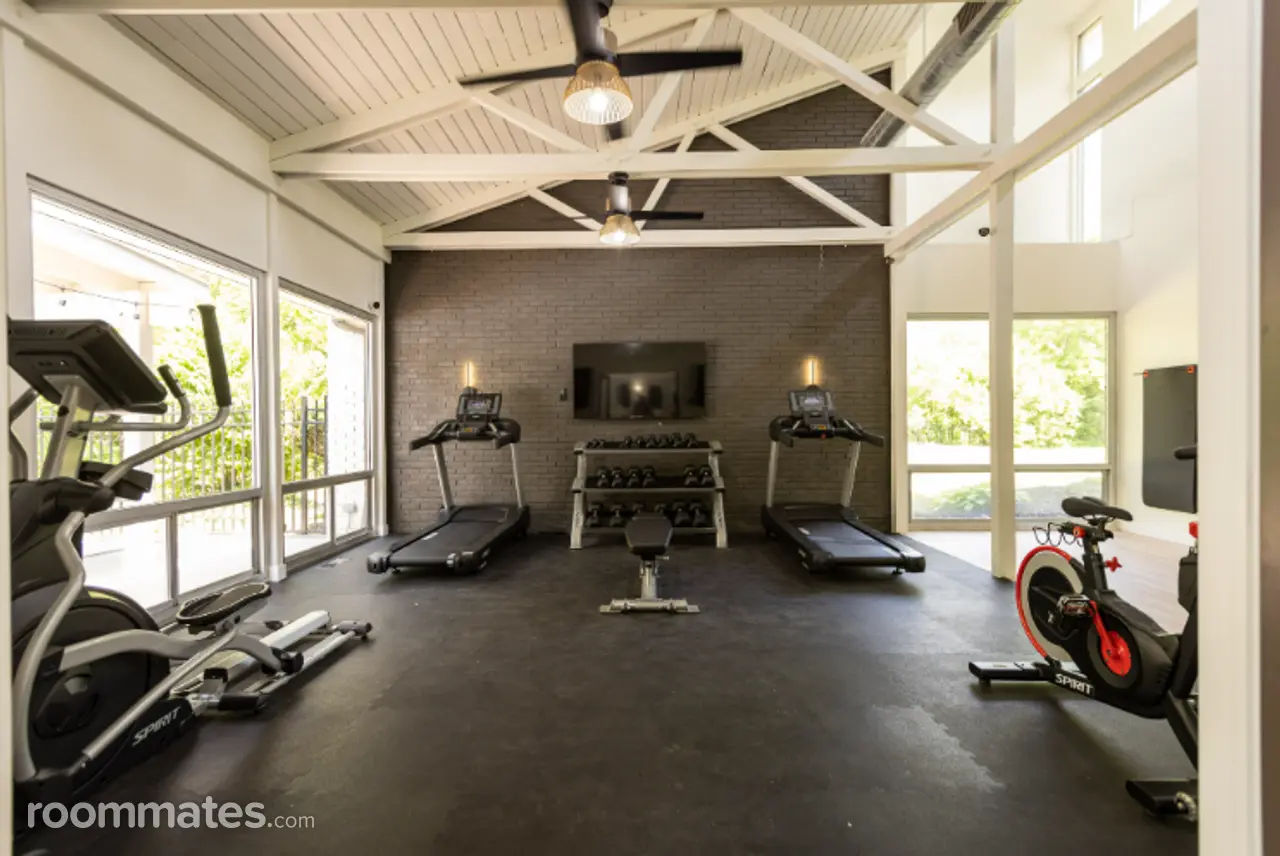 Profile photo 4 of 15