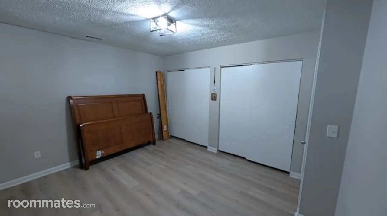 Profile photo 7 of 15