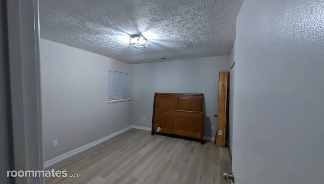 Profile photo 6 of 15