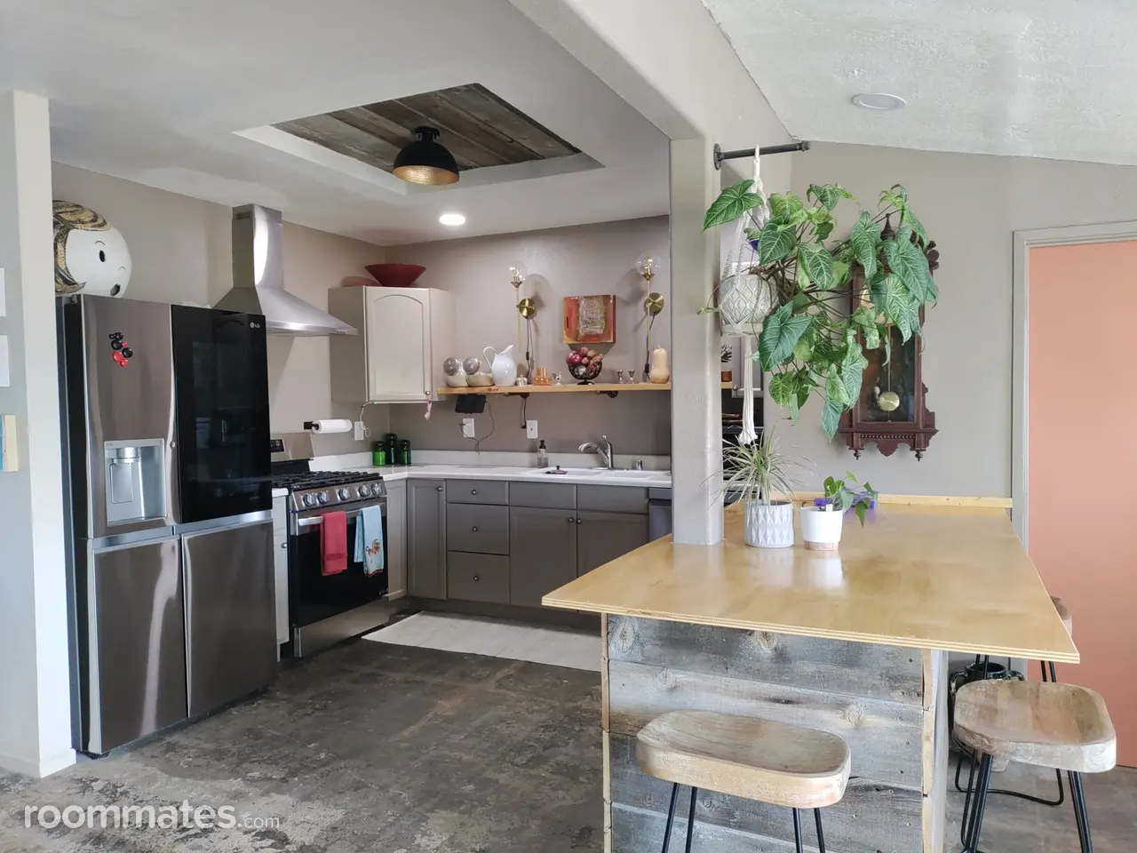 Profile photo 3 of 6