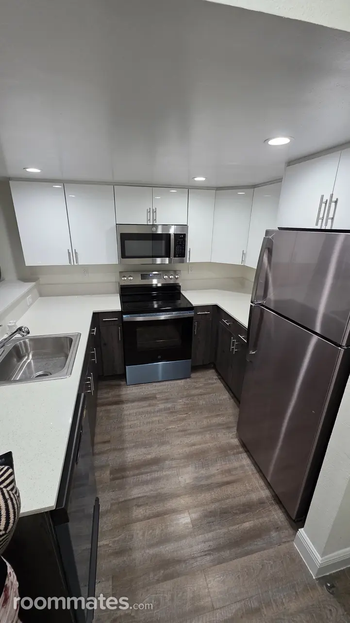 Profile photo 6 of 8