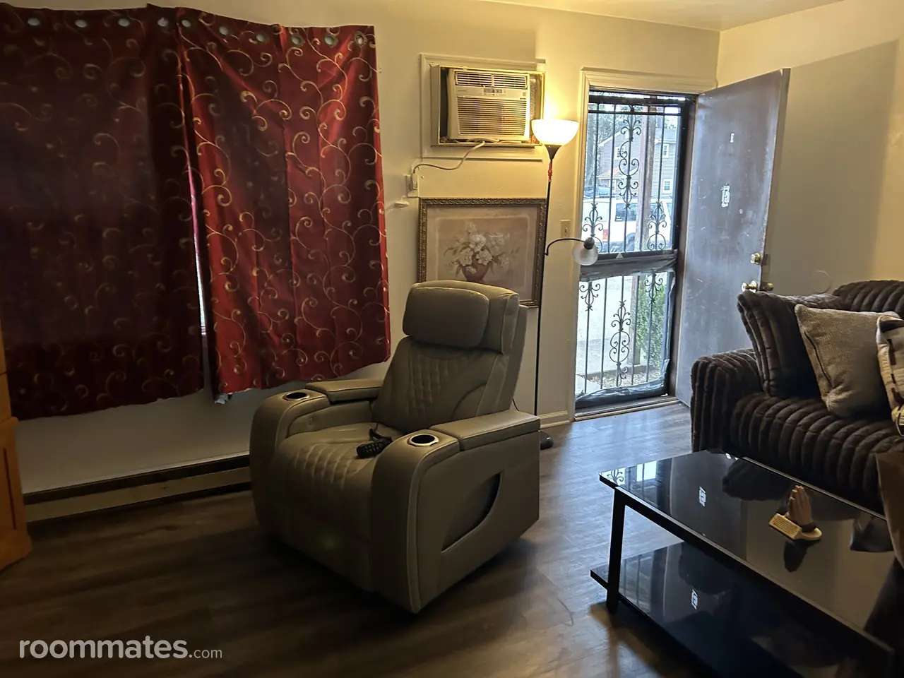 Profile photo 10 of 11