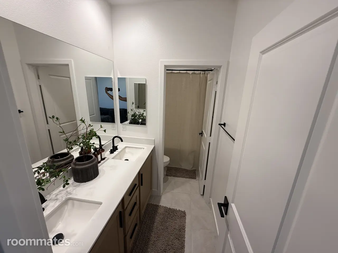 Profile photo 3 of 11