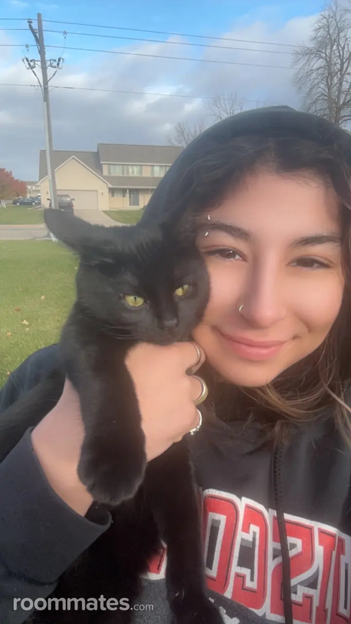 Profile photo 7 of 11