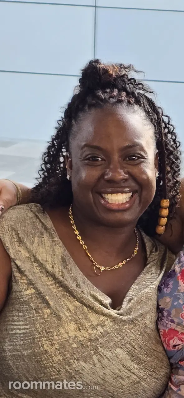 Profile photo 9 of 9