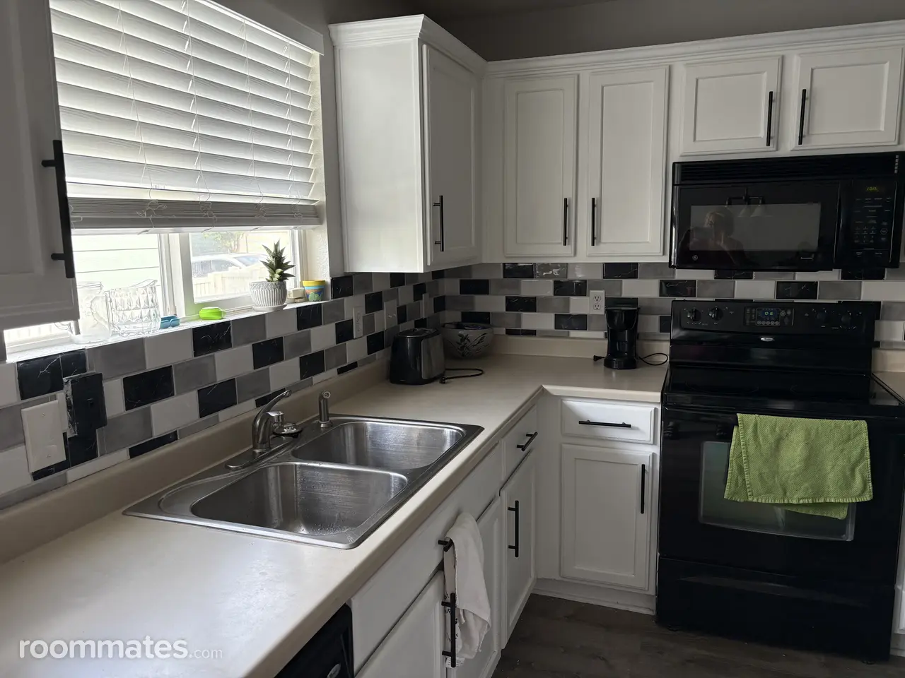 Profile photo 1 of 2