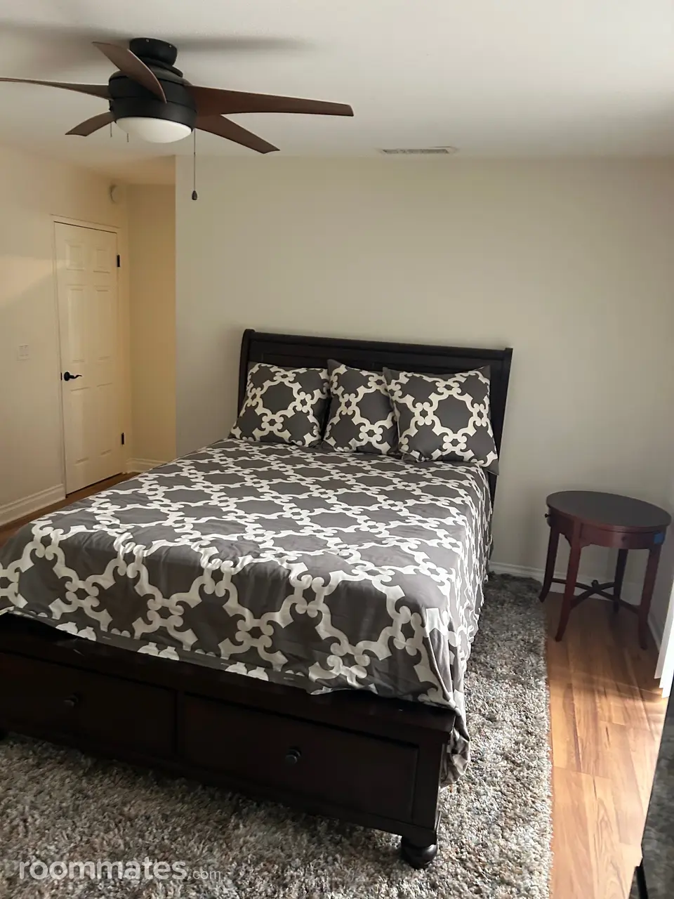 Profile photo 1 of 9