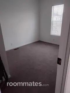 Room for rent in Toledo, OH $700, house