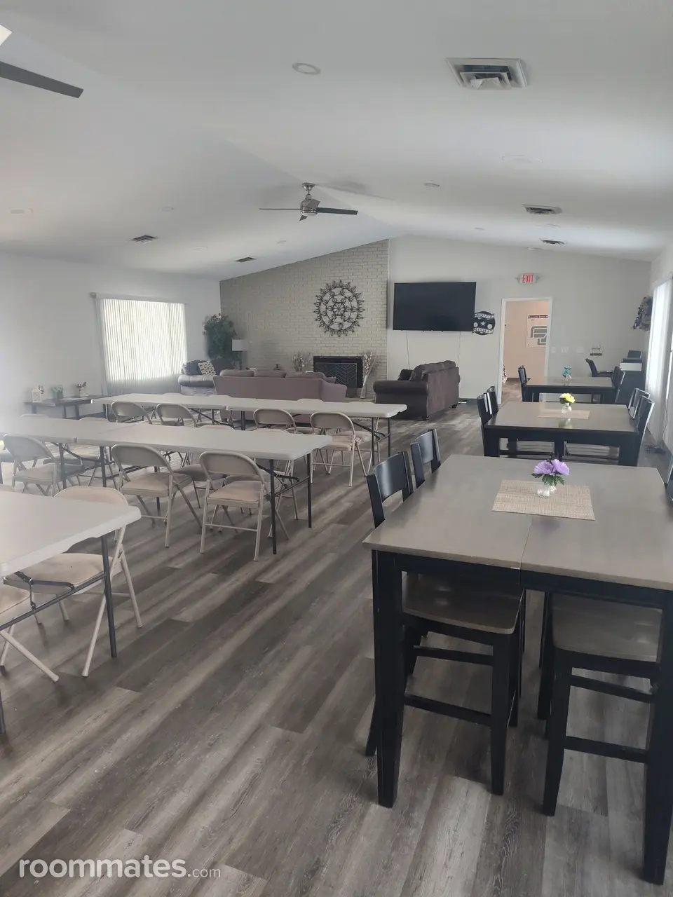 Profile photo 7 of 18