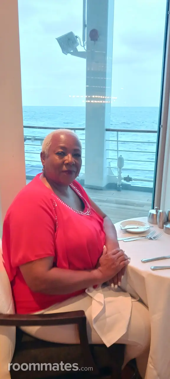 Profile photo 17 of 18