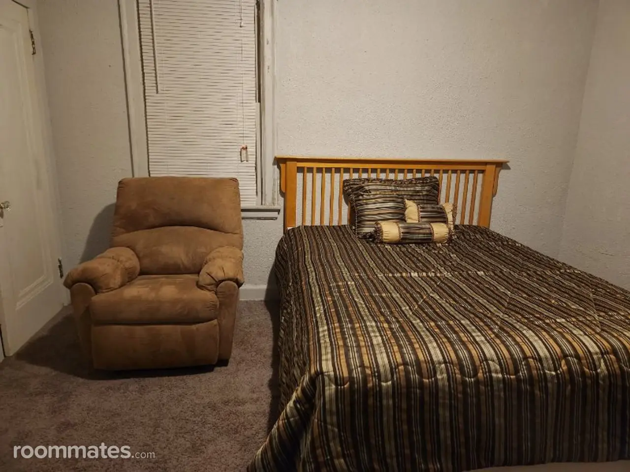 Profile photo 1 of 21