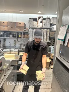 Roommate looking Minneapolis, MN, $1000