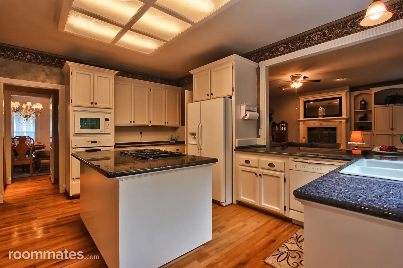 Profile photo 8 of 11