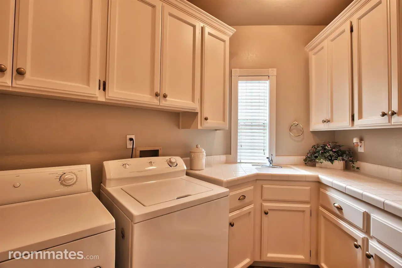 Profile photo 9 of 11