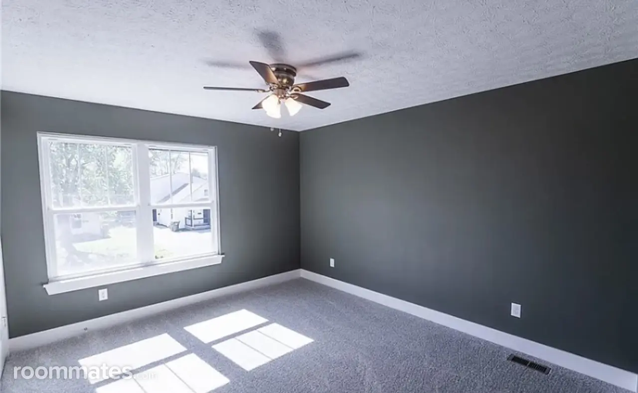 Profile photo 1 of 8