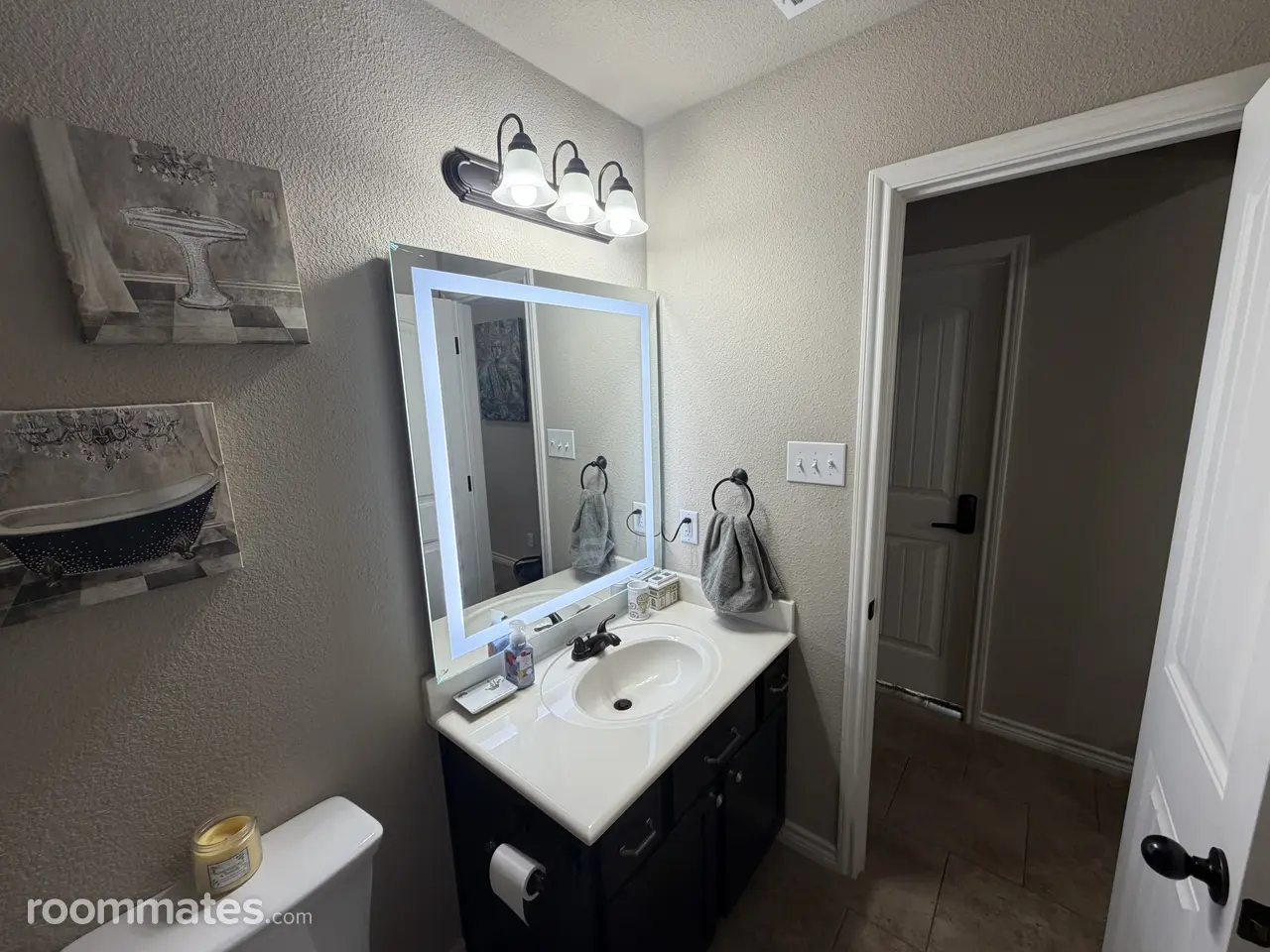 Profile photo 9 of 11