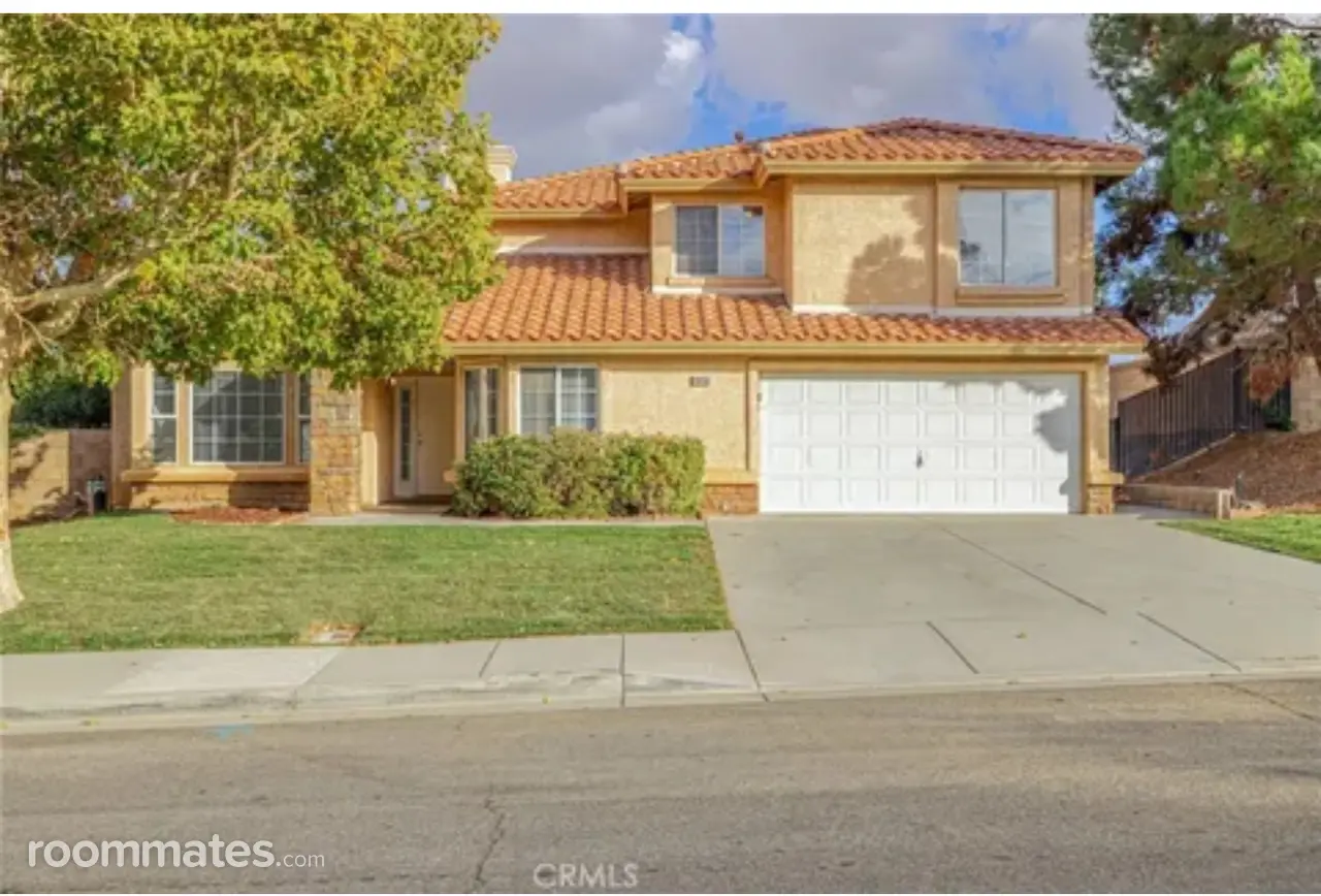 Profile photo 1 of 10