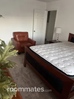 Room for rent in Palmdale, CA $1300, house