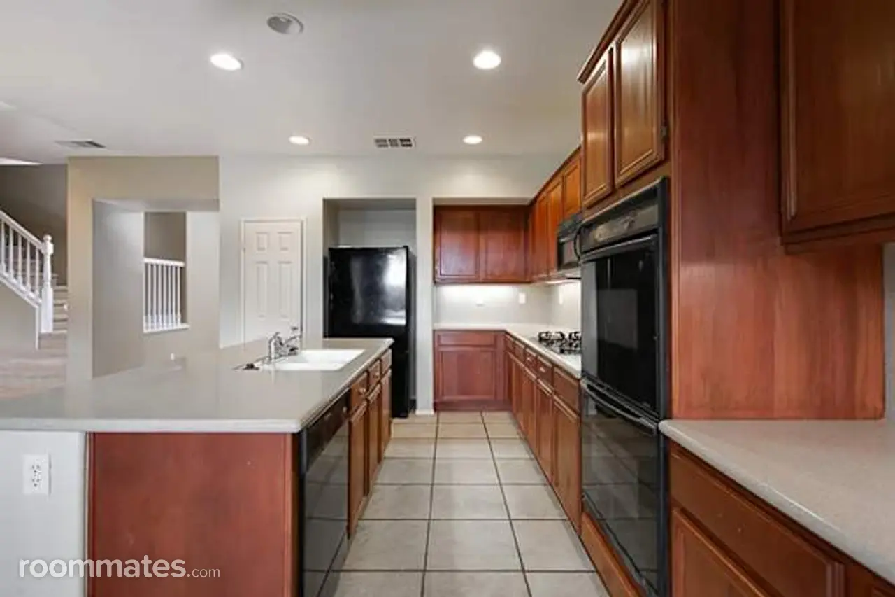 Profile photo 10 of 11