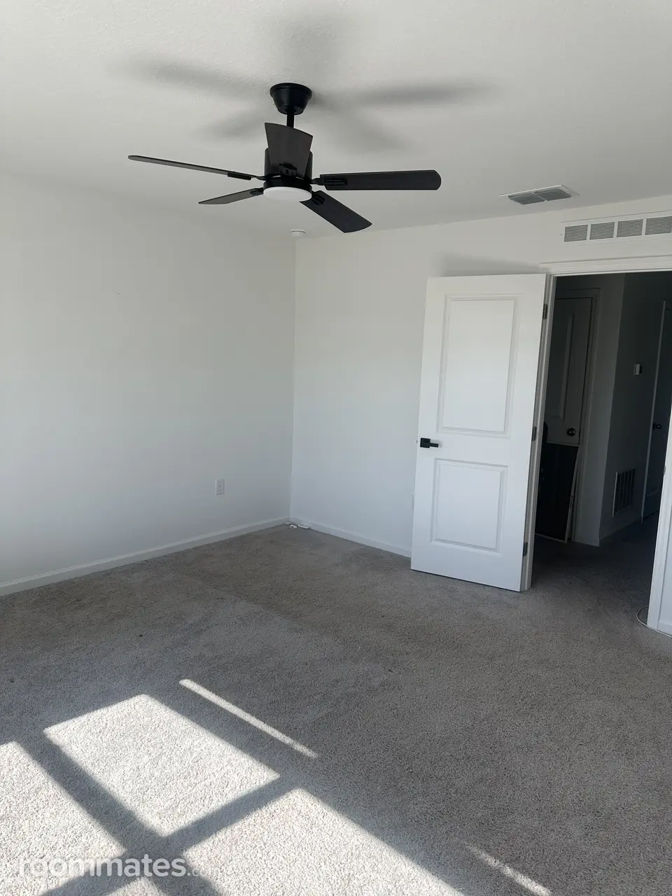 Profile photo 7 of 11