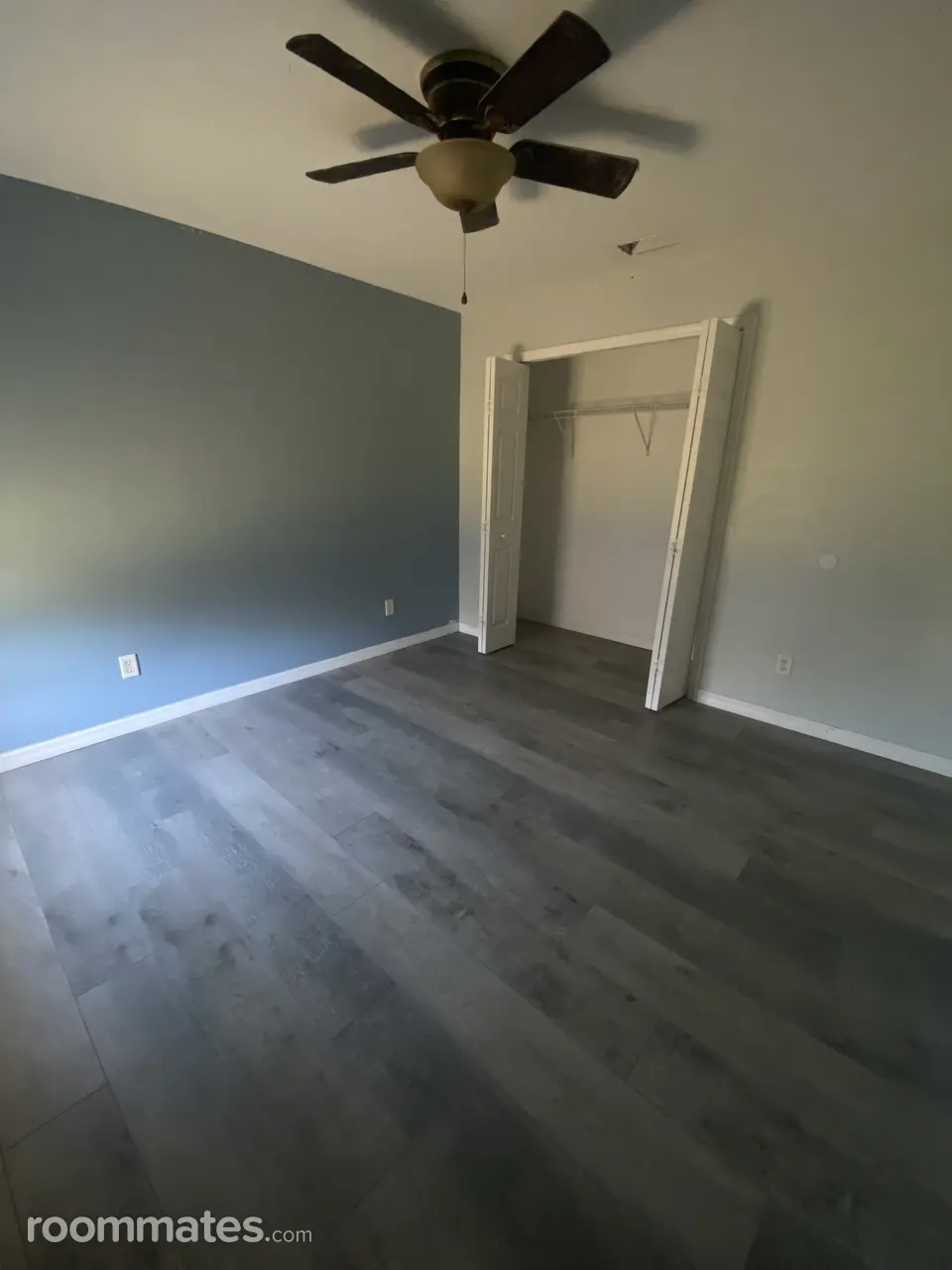 Profile photo 1 of 6