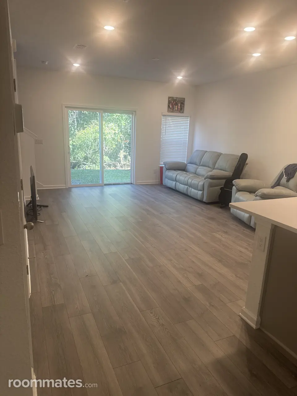 Profile photo 2 of 10