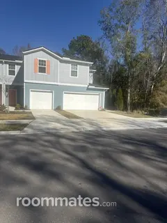 Room for rent in Jacksonville, FL $700, townhouse